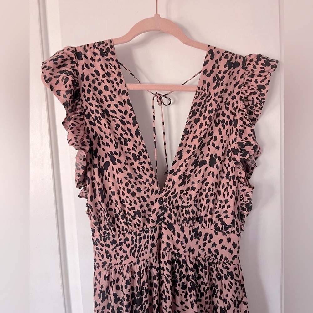Stillwater Jessie V Neck Ruffle Midi Dress in Pebbles Soft Pink - Medium - Picture 3 of 11